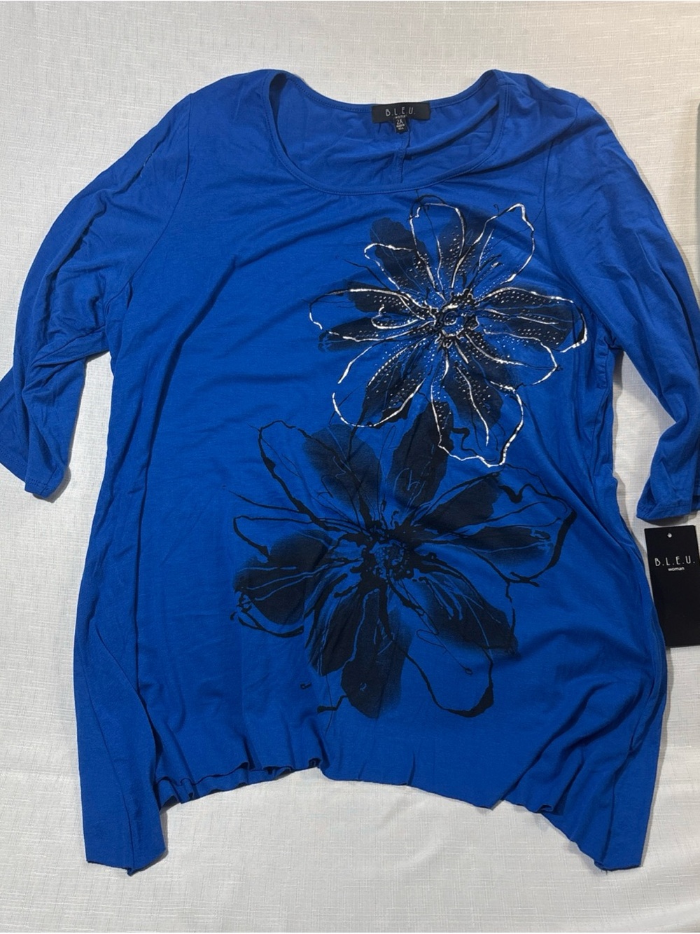 Designer B.L.U.E. woman Blue top tunic blouse Embellished Flower Round Neck 2x